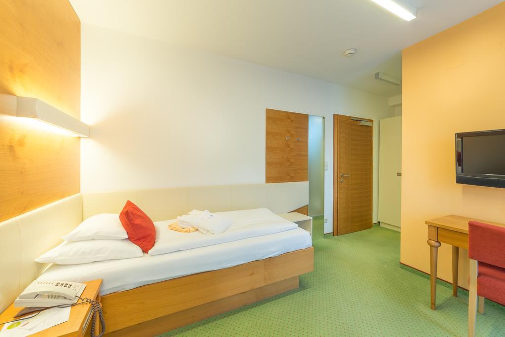 Vitalzeit Hotel Weber Bad Schönau Екстериор снимка